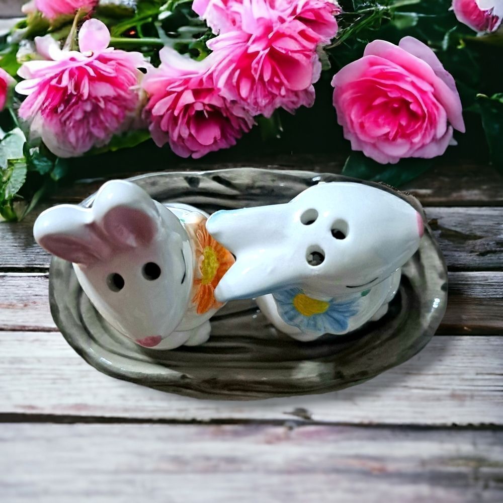 NIB! Easter Bunny Salt and Pepper Set - Picture 3 of 11
